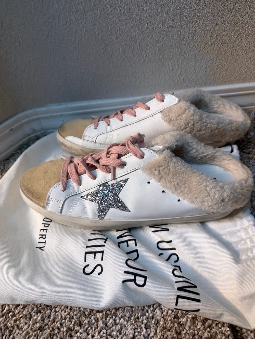 White Leather Star Sneaker with Pink Laces and Shearling Trim